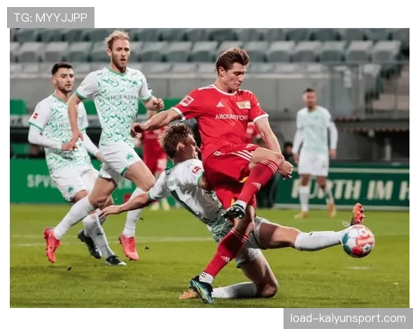 比赛通讯：一场由定位球主导的胜利，柏林联合两记头球攻克客场